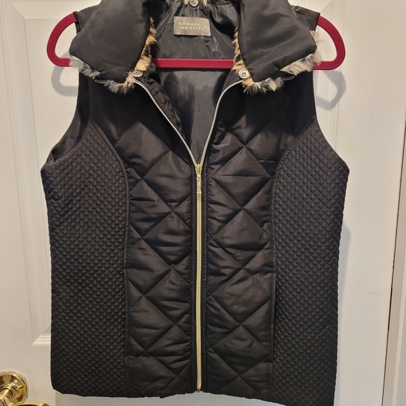 Quilted Vest with Detachable Leopard Faux Fur Collar Front Scandi Girl Small - Picture 8 of 8